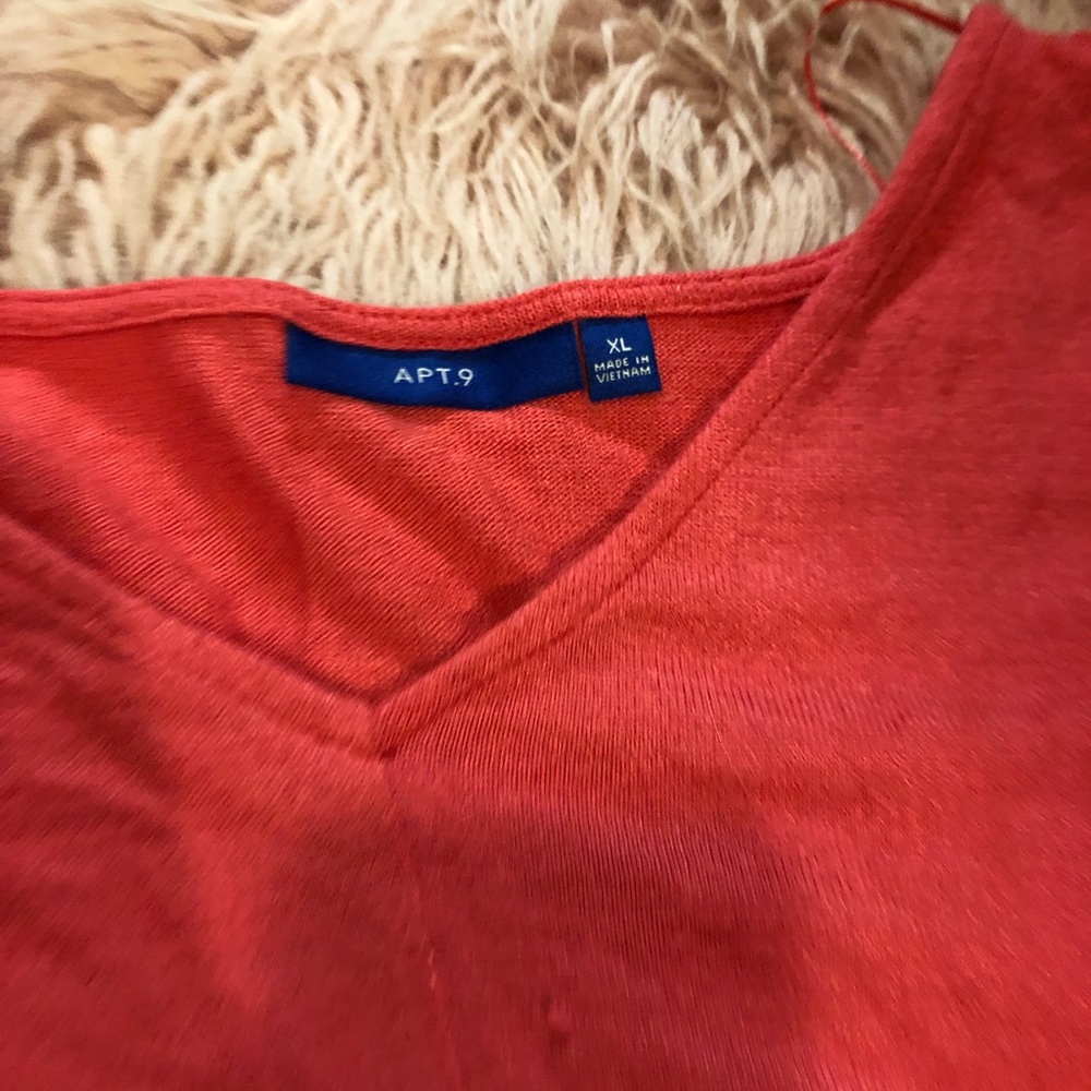 Apt 9 top